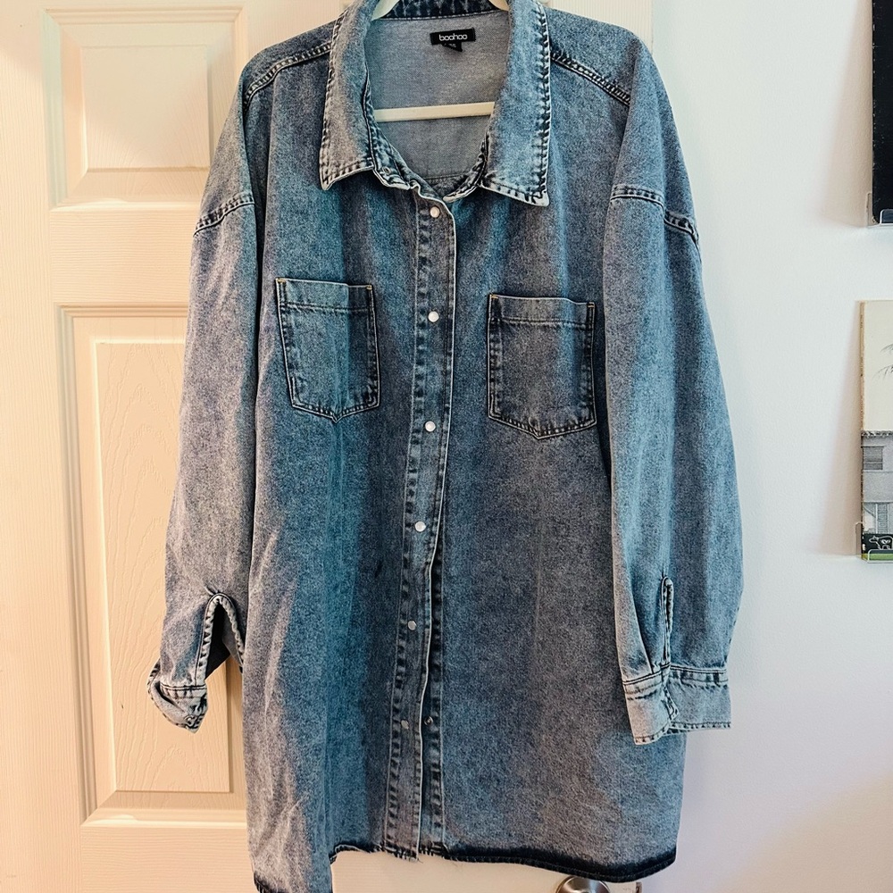 Plus Oversized Denim Button-Up Jacket